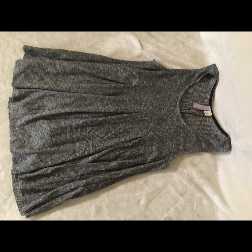 Grey flowy tank top